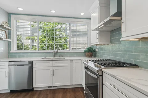 $435,000 | 1244 South Parkside Drive, Palatine, IL 60067
