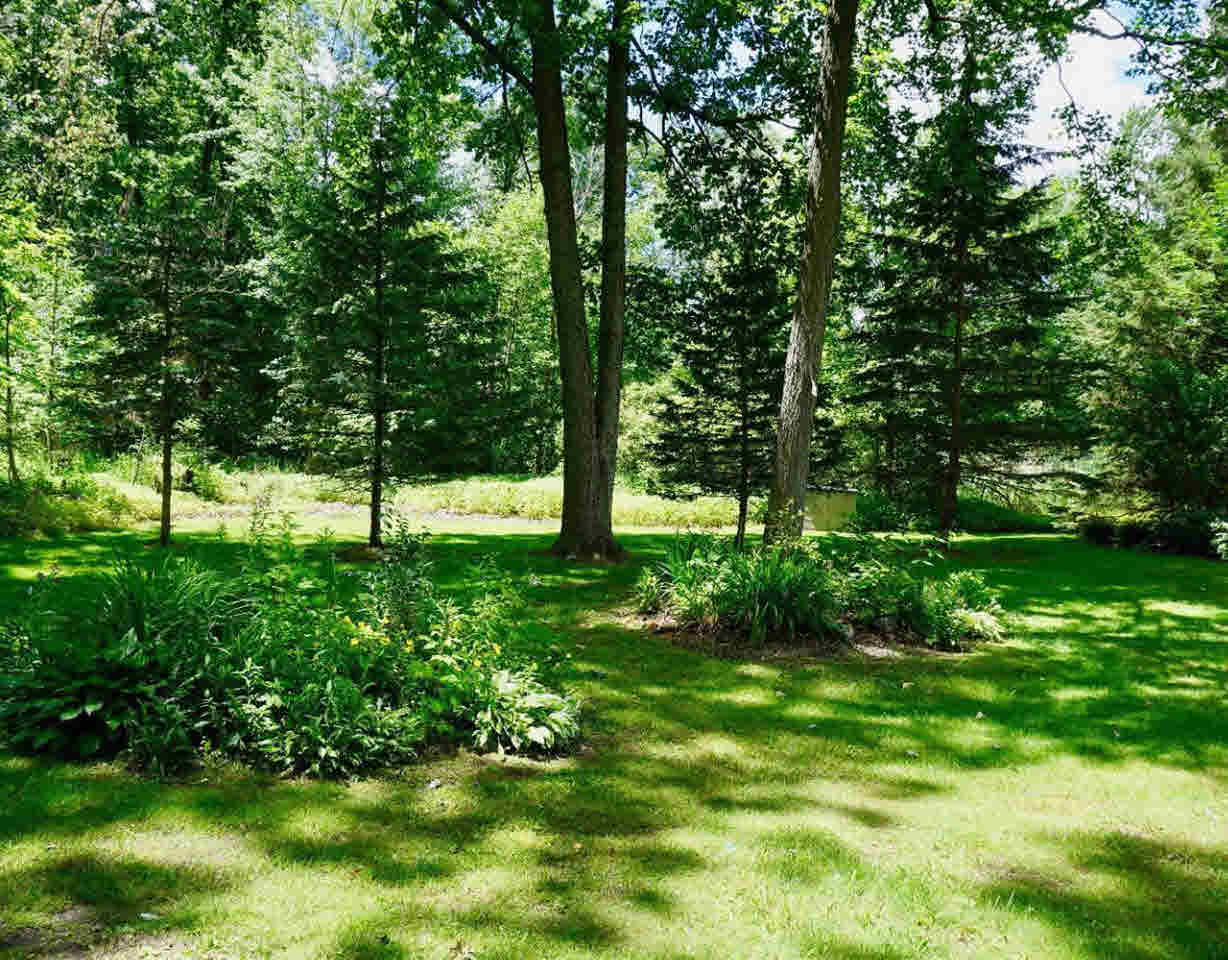 6176 Kings Shire Road Grand Blanc, MI 48439 - Photo 21 of 27 21320886-20.JPG