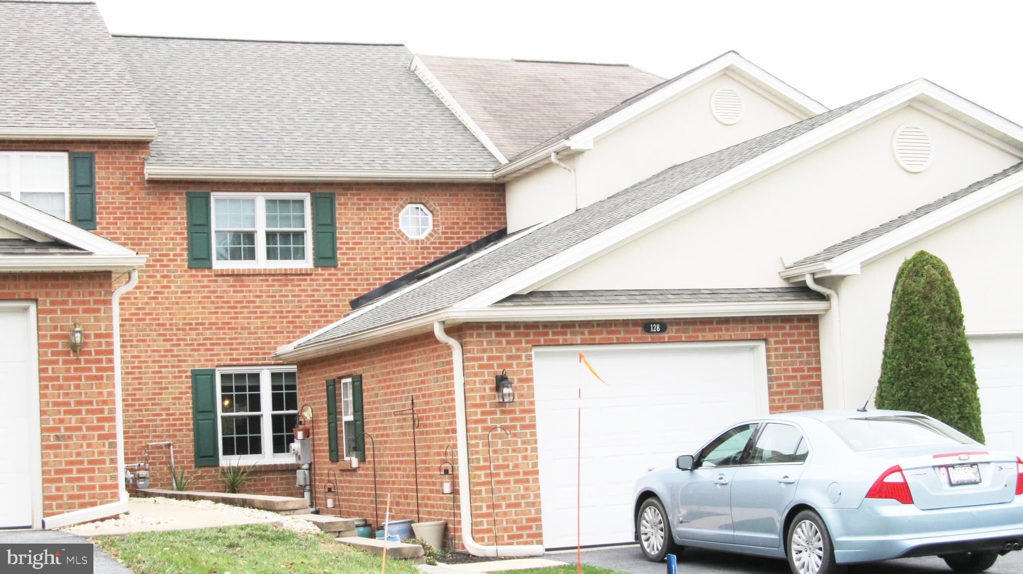 128 Sutherland Road Lancaster, PA 17603 - Photo 1 of 11 Gallery Image 1