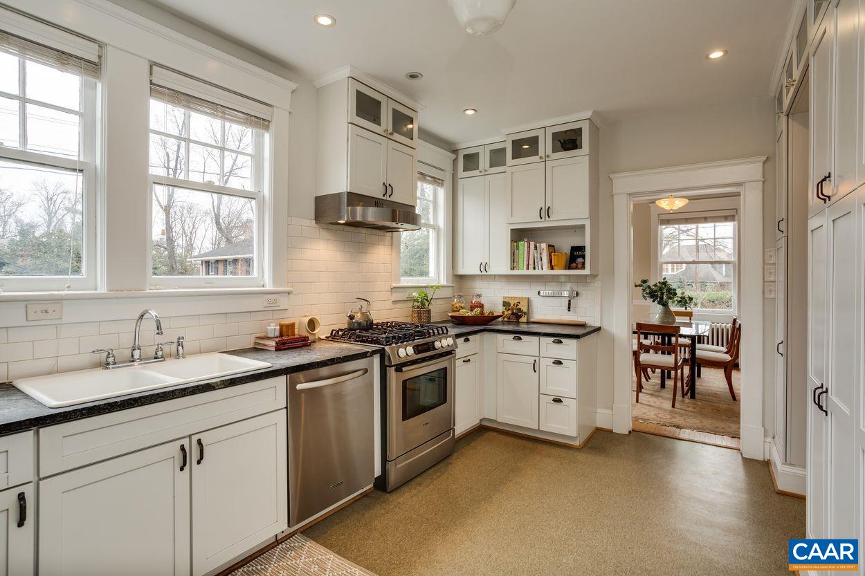 807 Rugby Road Charlottesville, VA 22903 - Photo 17 of 40 Gallery Image 17