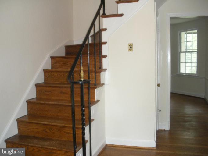 3232 Chestnut Street Northwest Washington, DC 20015 - Photo 14 of 15 Entrance / Foyer