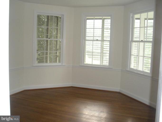 3232 Chestnut Street Northwest Washington, DC 20015 - Photo 10 of 15 Dining Room