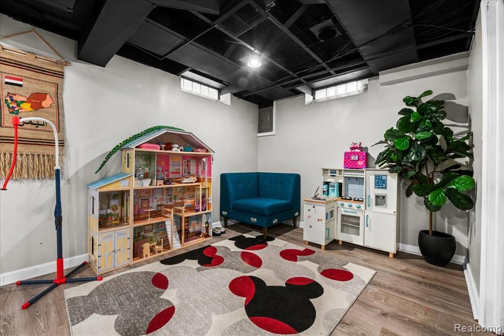 6716 Rosedale Boulevard Allen Park, MI 48101 - Photo 15 of 31 GetMedia-2