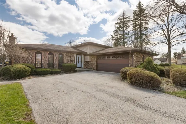 $239,900 | 16533 Louis Avenue, South Holland, IL 60473