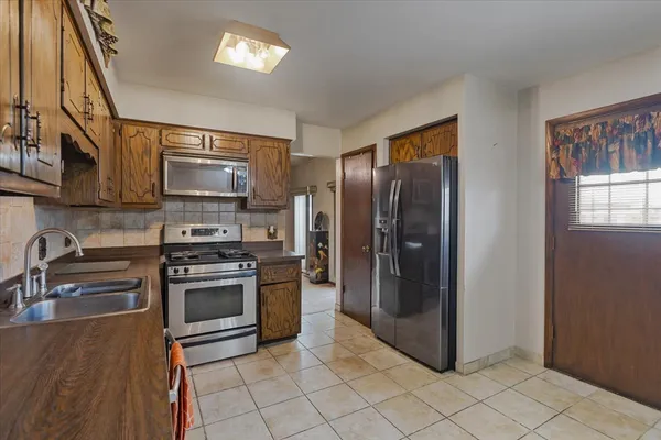 $239,900 | 16533 Louis Avenue, South Holland, IL 60473
