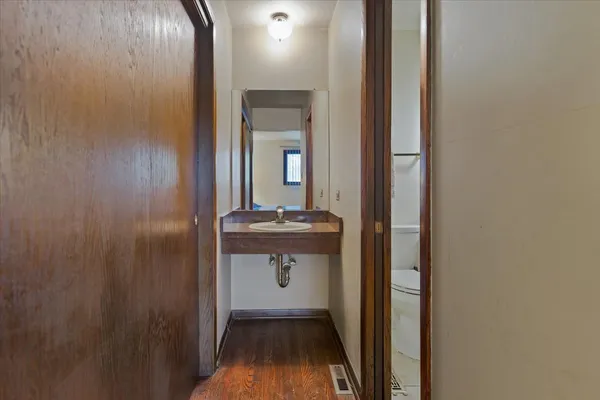 $239,900 | 16533 Louis Avenue, South Holland, IL 60473