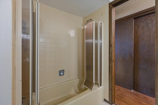 $239,900 | 16533 Louis Avenue, South Holland, IL 60473