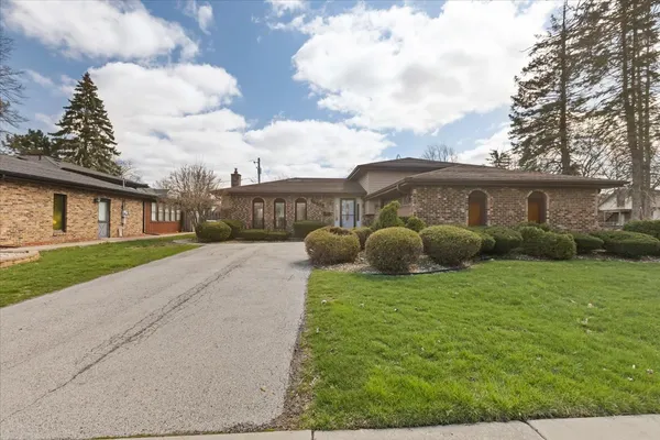 $239,900 | 16533 Louis Avenue, South Holland, IL 60473