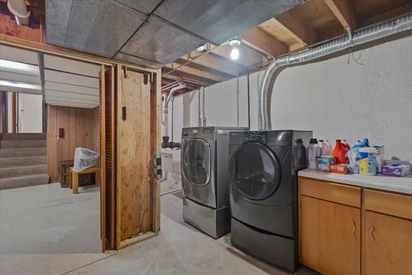 $239,900 | 16533 Louis Avenue, South Holland, IL 60473