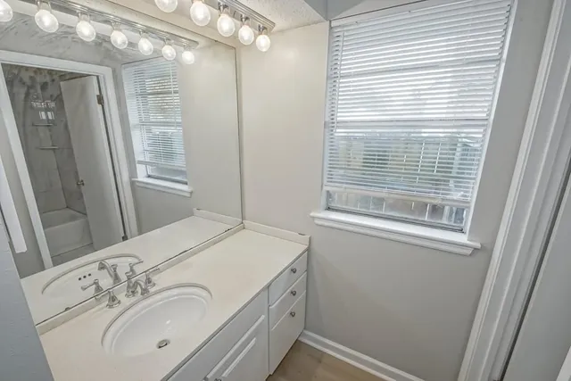 $285,000 | 31 Antigua Drive, Kenner, LA 70065