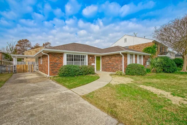 $285,000 | 31 Antigua Drive, Kenner, LA 70065