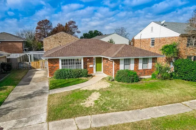 $285,000 | 31 Antigua Drive, Kenner, LA 70065