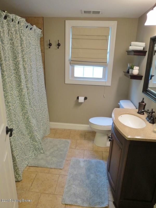 3302 Robin Road Louisville, KY 40213 - Photo 14 of 25 Great updated full bathroom