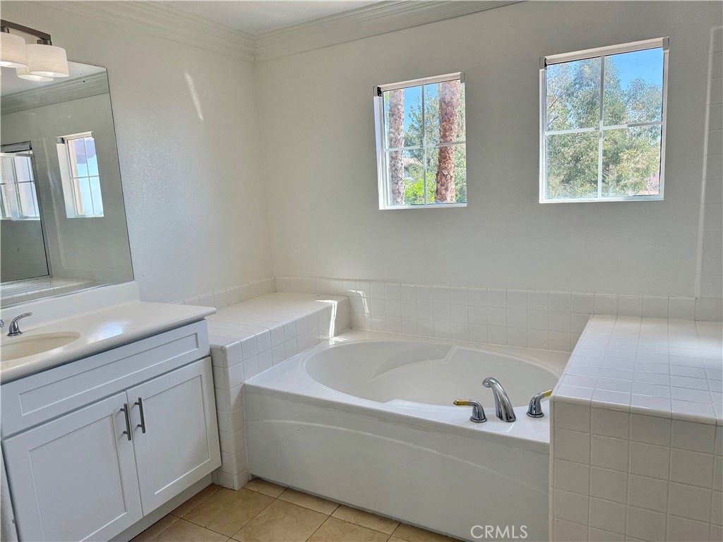 5772 Parke Circle Rancho Cucamonga, CA 91739 - Photo 10 of 16 Master Bathroom