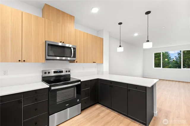 $709,950 | 1421 Southwest 111th Lane, Seattle, WA 98146