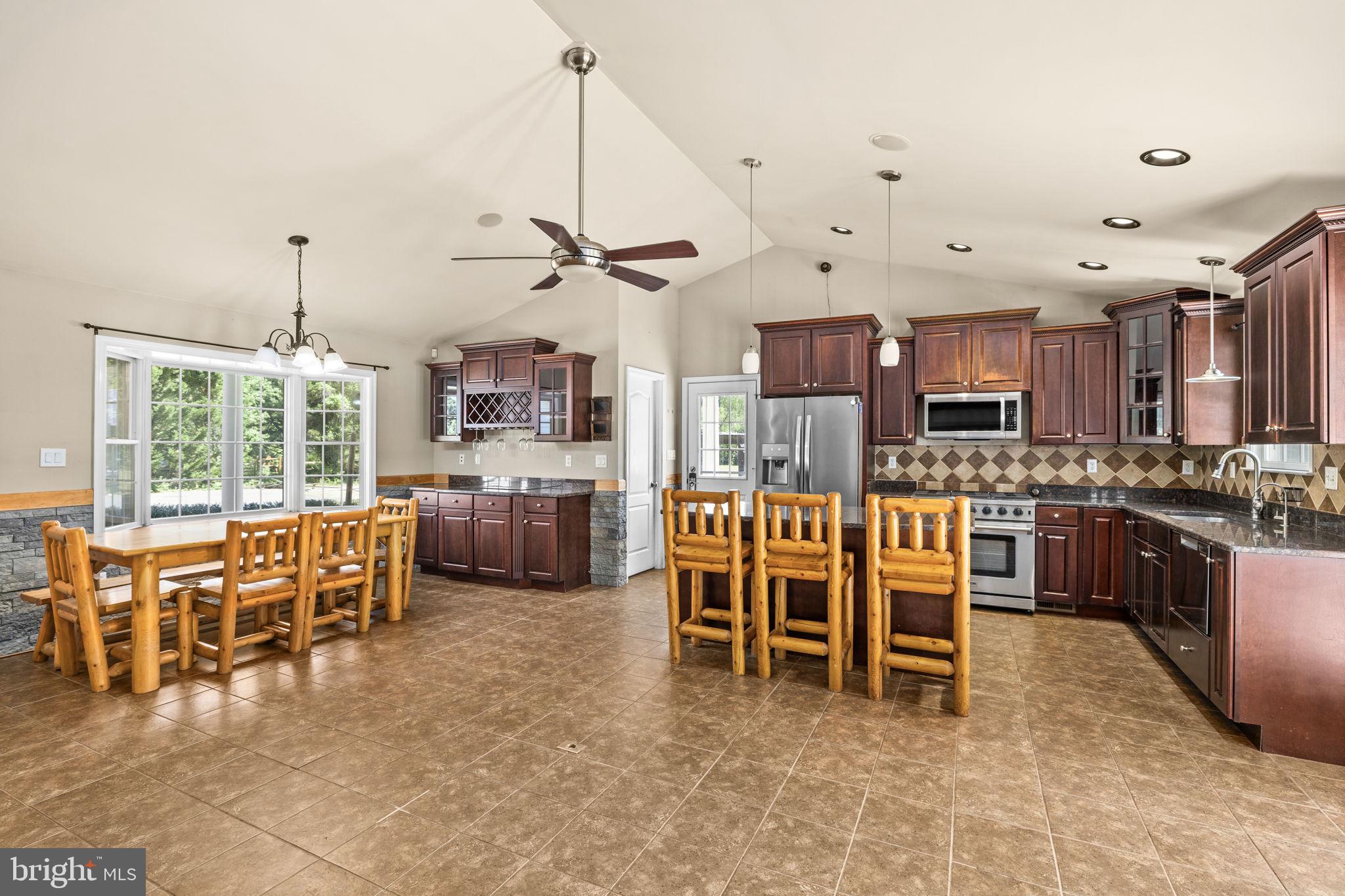 12615 Post Oak Road Spotsylvania, VA 22551 - Photo 19 of 67 Open and Spacious