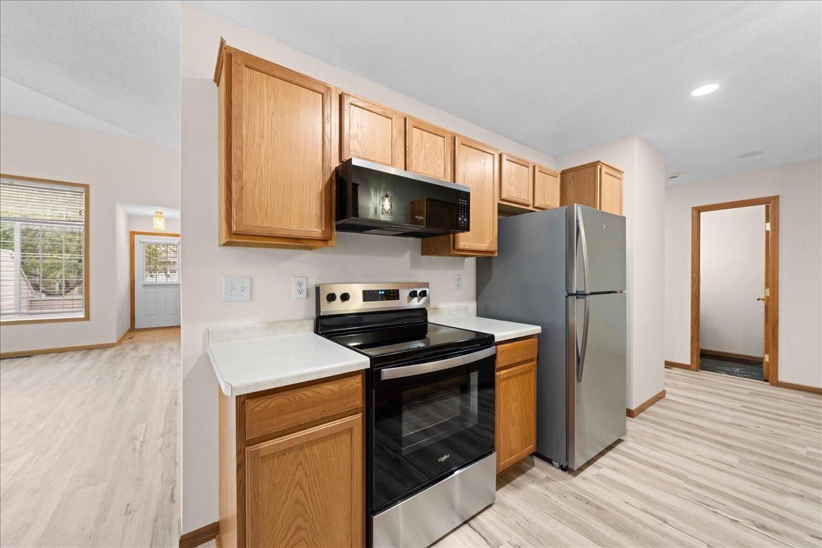 617 Grandview Way Hudson, WI 54016 - Photo 8 of 27 Gallery Image 8