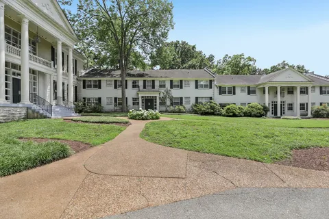 $268,900 | 434 Bowling Avenue, Nashville, TN 37205