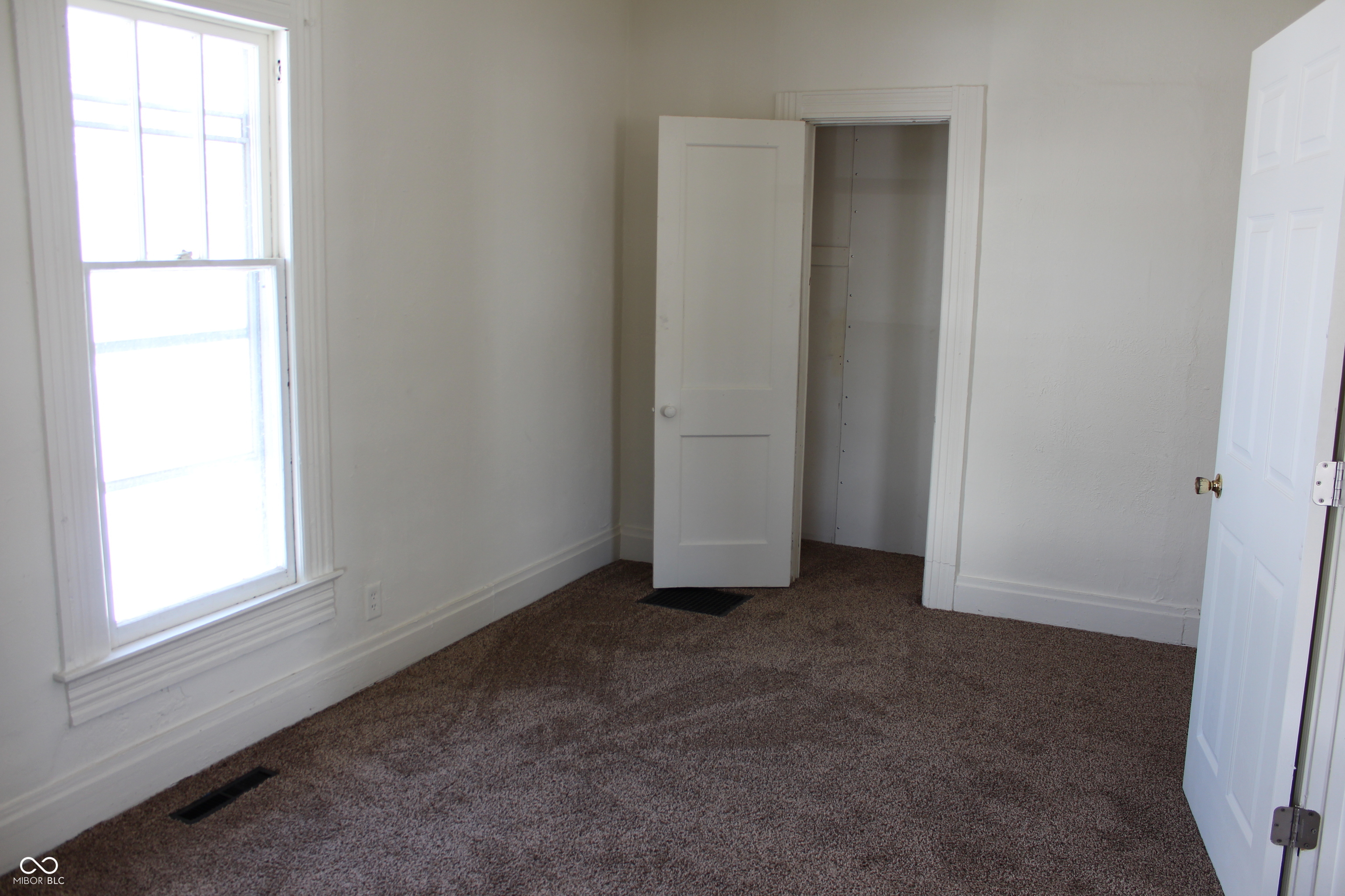 233 West 4th Street Anderson, IN 46016 - Photo 6 of 12