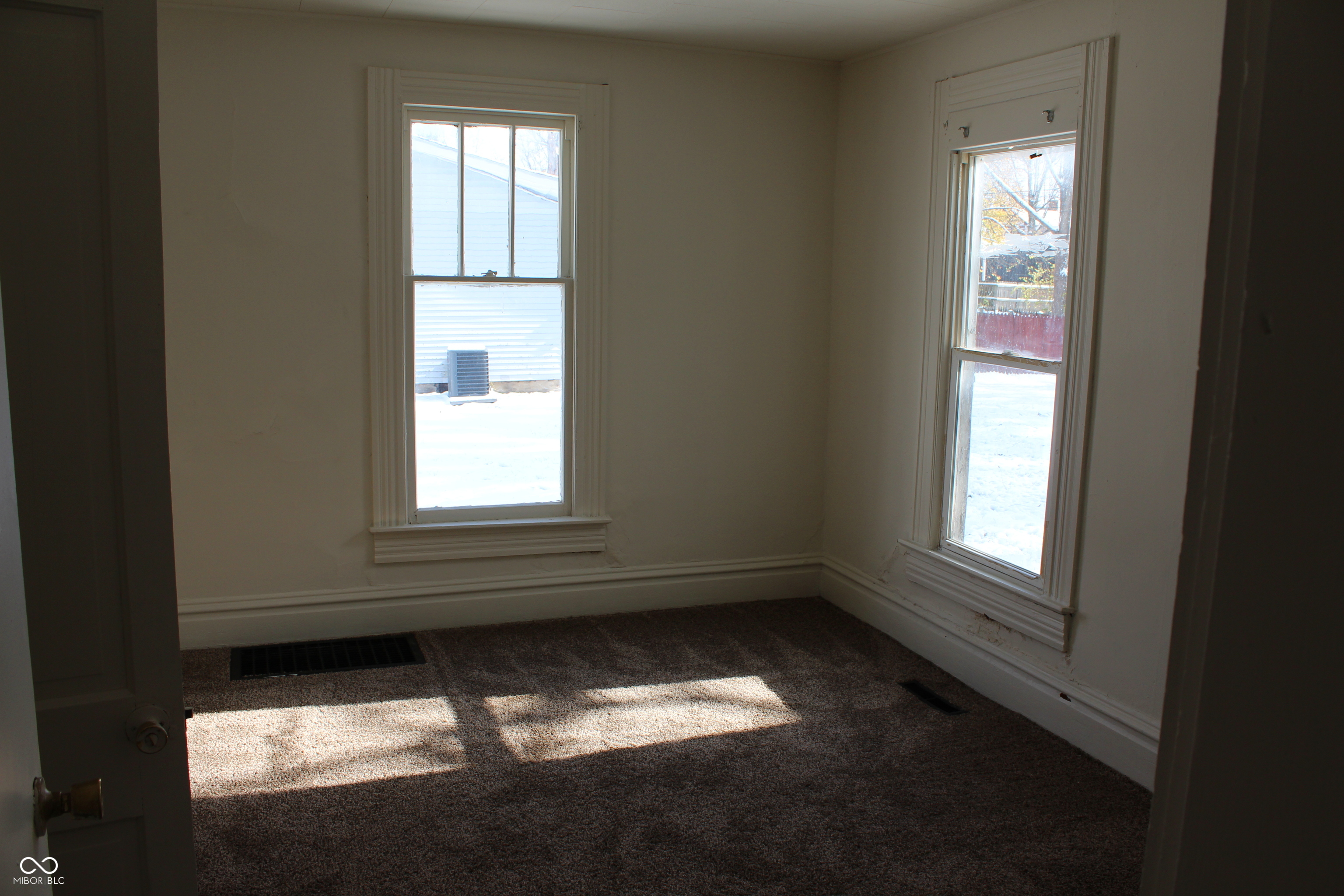 233 West 4th Street Anderson, IN 46016 - Photo 7 of 12