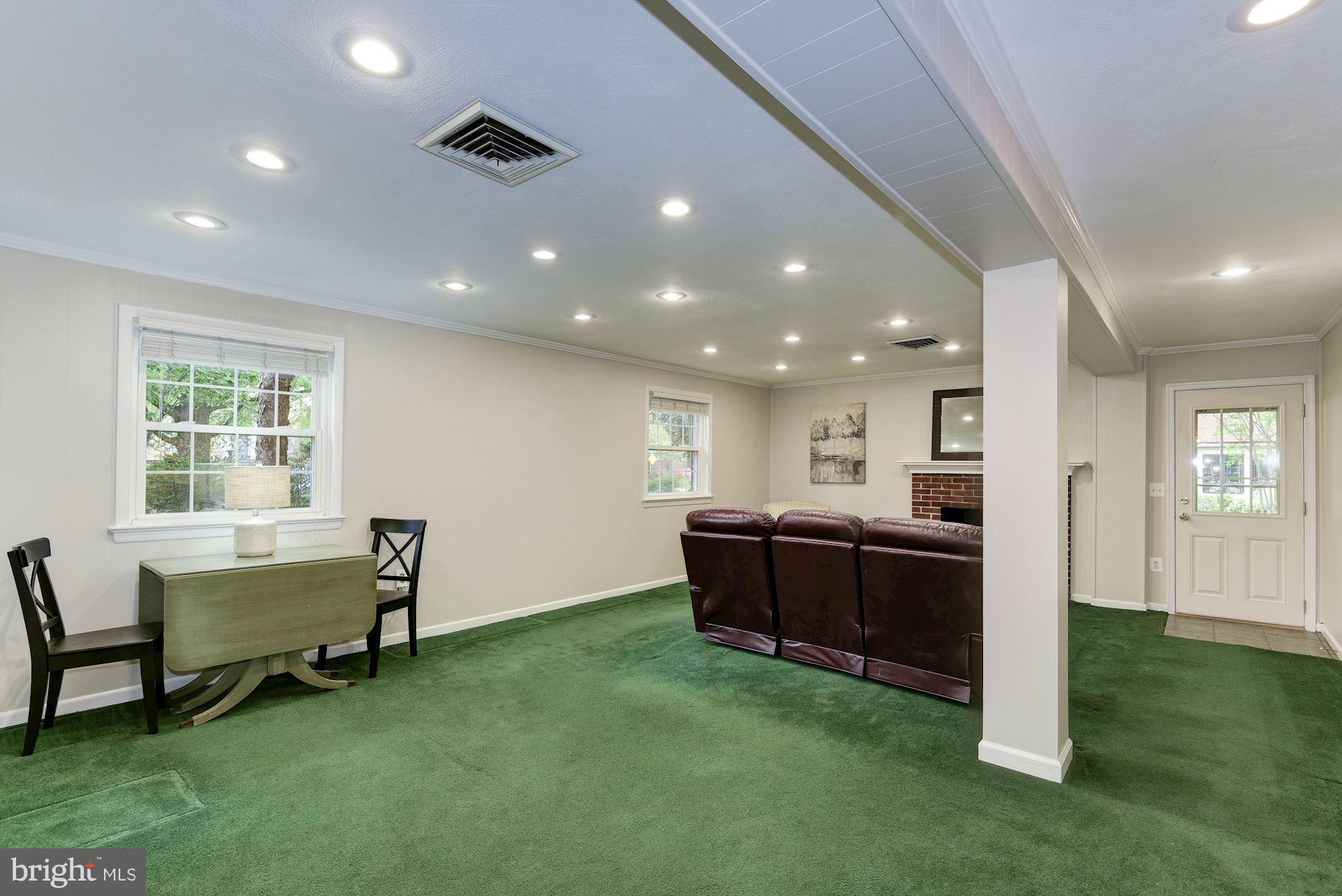 407 Russell Road Alexandria, VA 22301 - Photo 19 of 30 Large recreation room