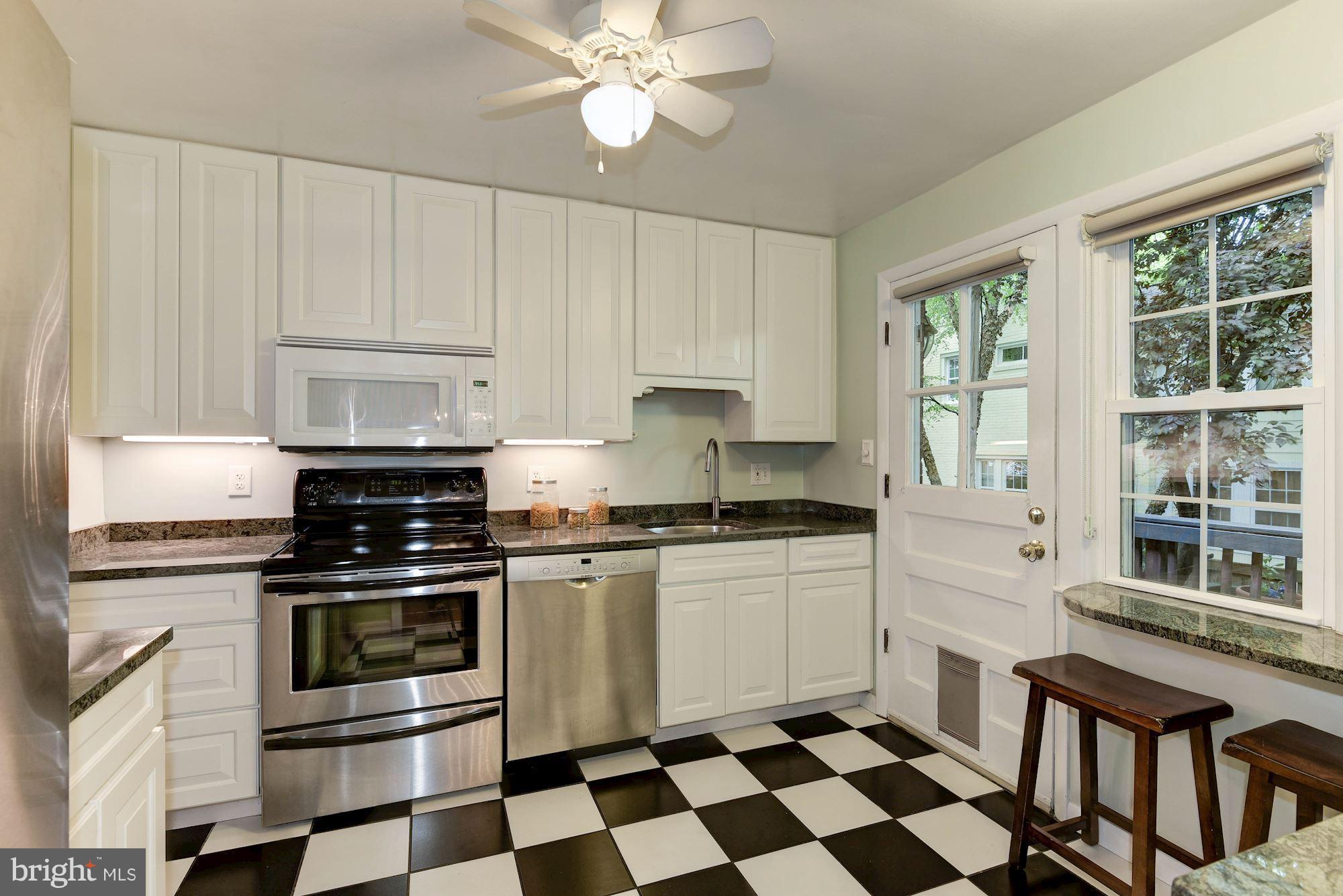 407 Russell Road Alexandria, VA 22301 - Photo 7 of 30 Kitchen features stainless steel appliances