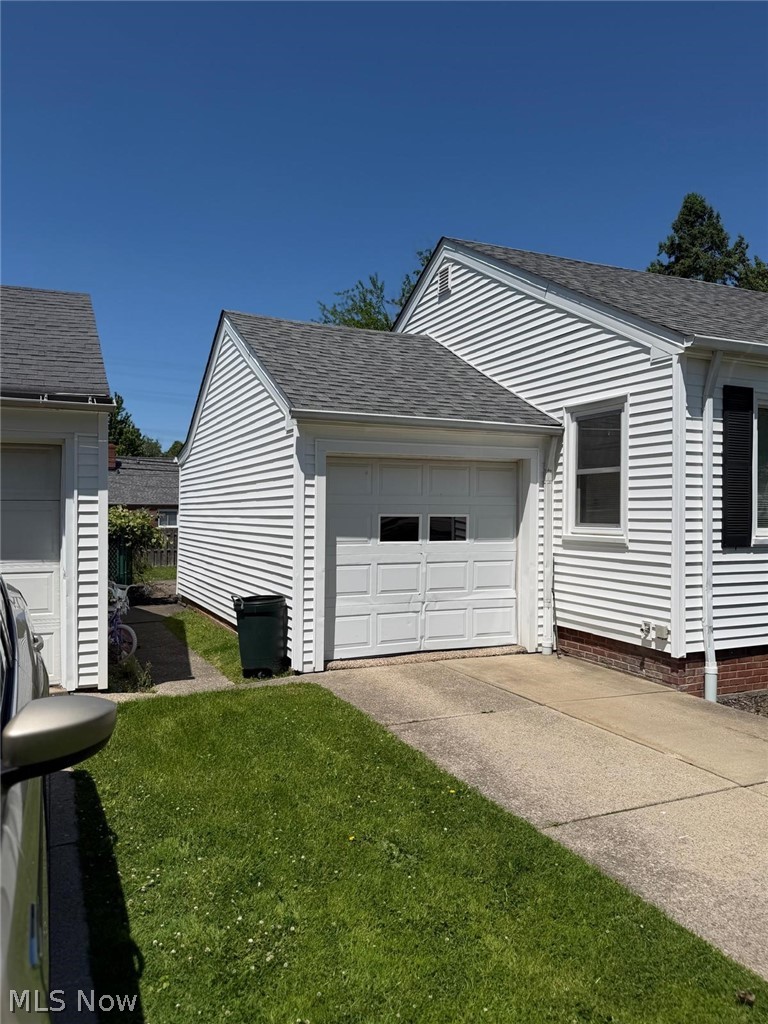 5141 Bridgewater Road Lyndhurst, OH 44124 - Photo 3 of 41