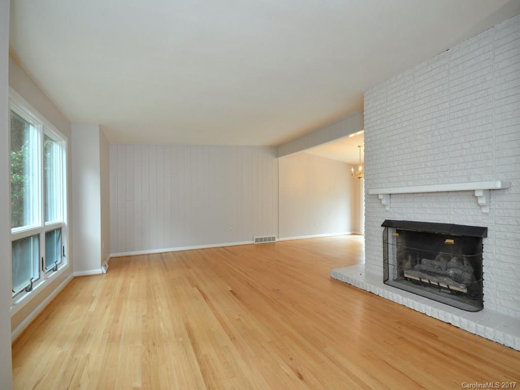 1 Graystone Road Asheville, NC 28804 - Photo 5 of 24 Gallery Image 5