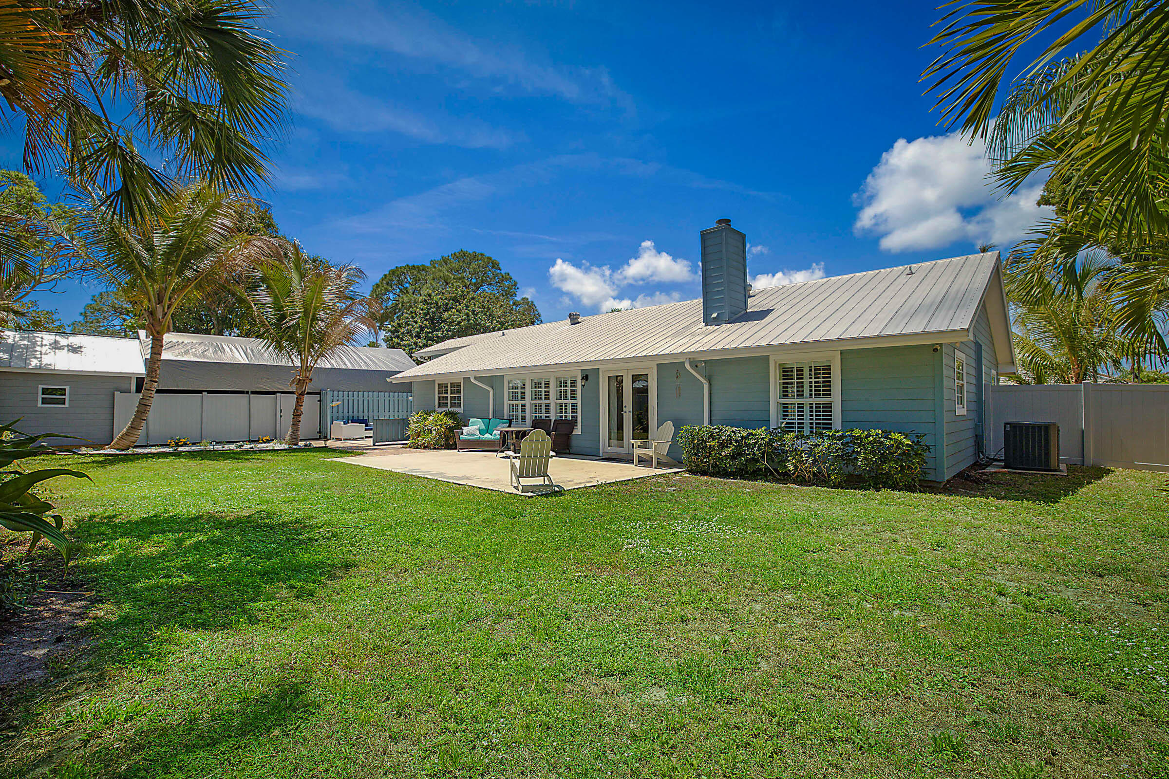 711 Warren Drive Jupiter, FL 33458 - Photo 30 of 42 Rear Elevation