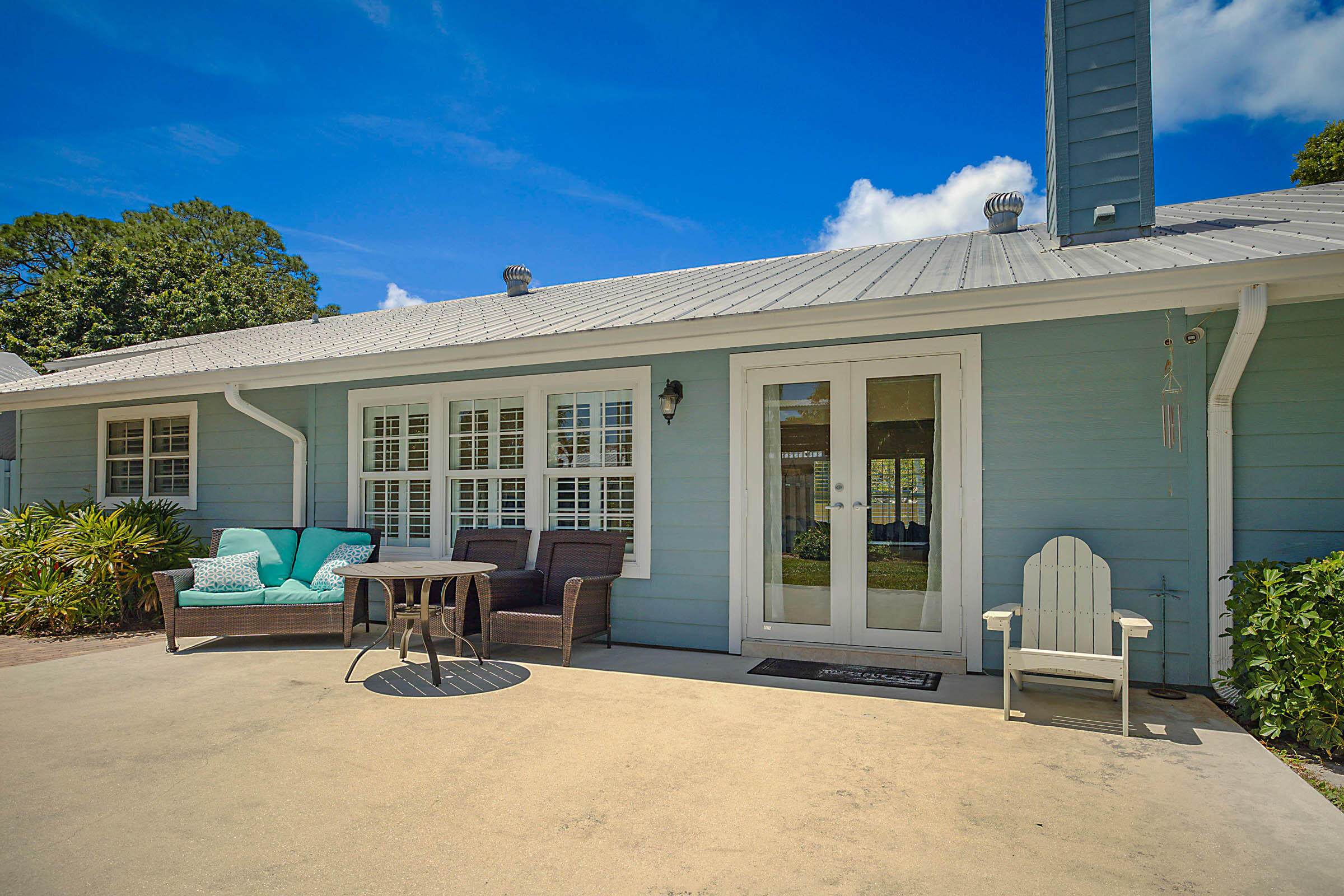 711 Warren Drive Jupiter, FL 33458 - Photo 34 of 42 Patio