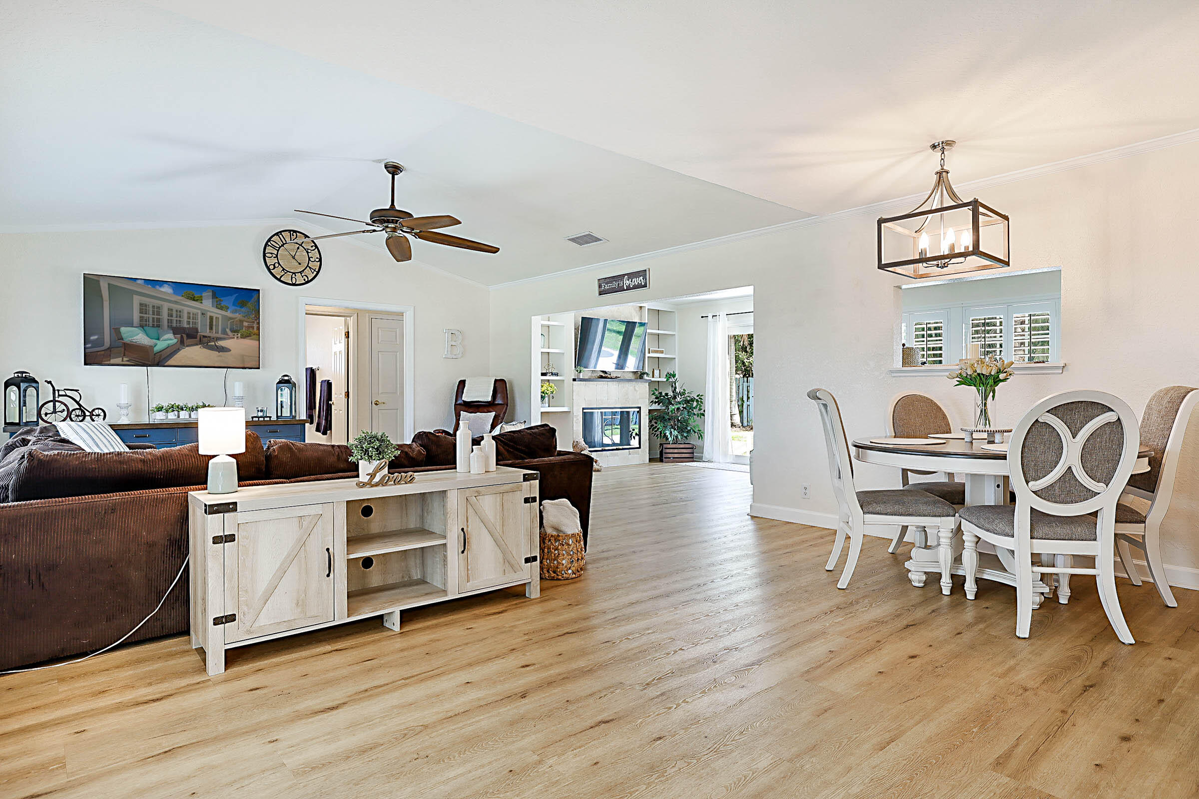 711 Warren Drive Jupiter, FL 33458 - Photo 8 of 42 Living/Dining