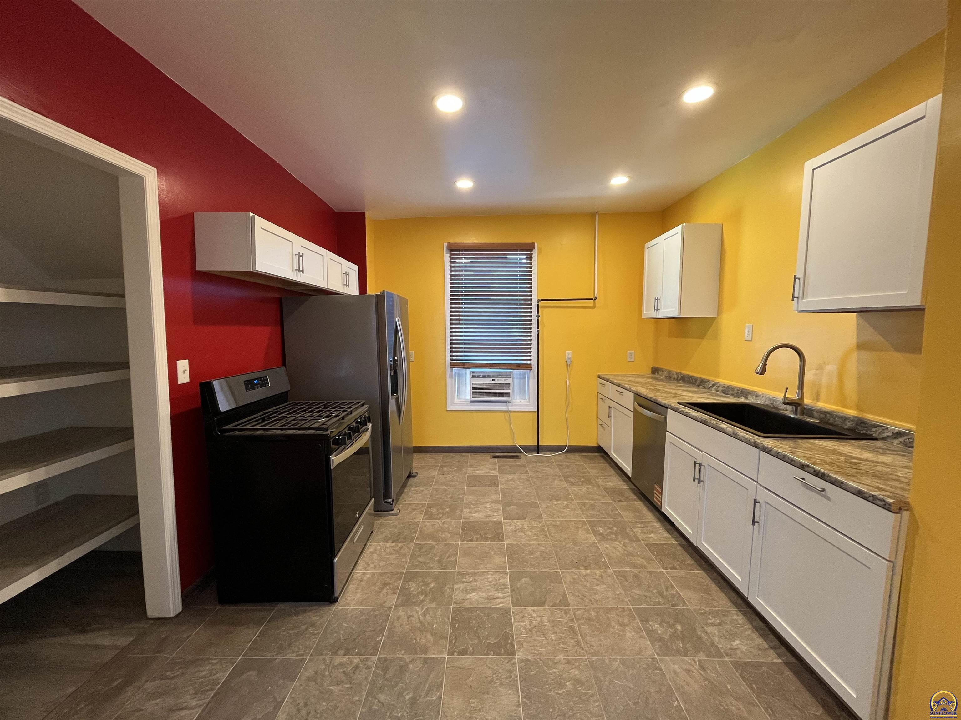 401 Constitution Street, Unit 1 Emporia, KS 66801 - Photo 4 of 10