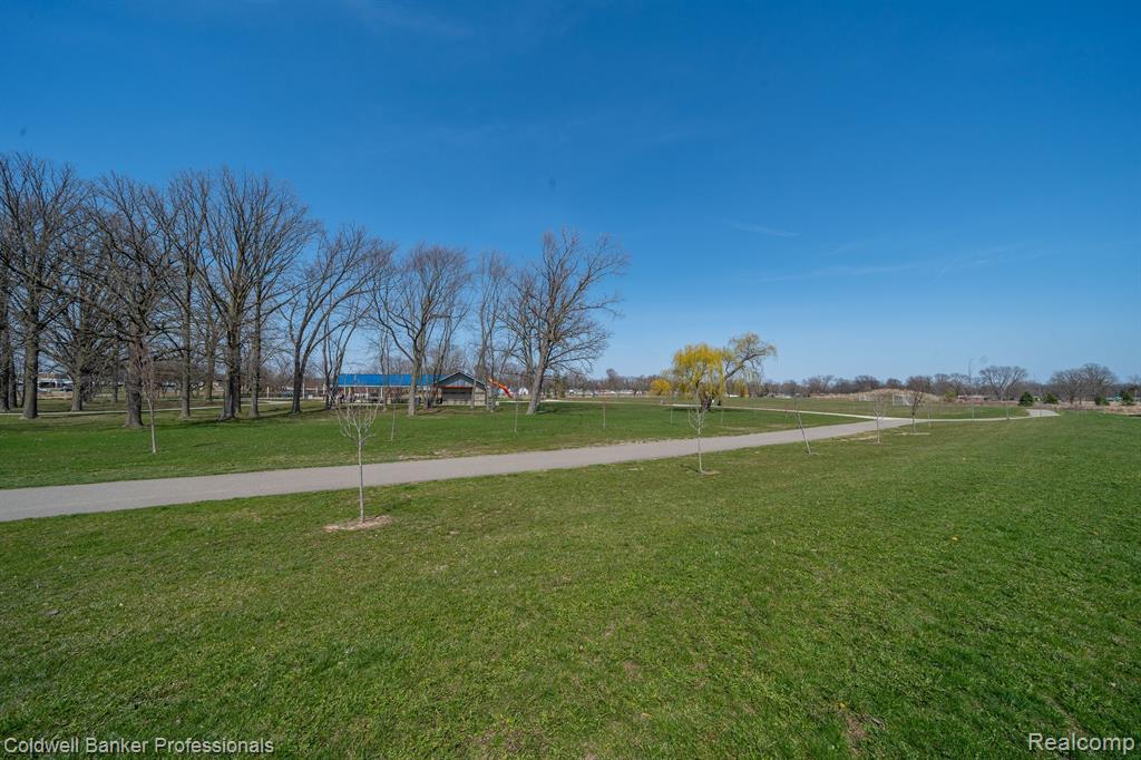 2450 Massoit Road Royal Oak, MI 48073 - Photo 7 of 45