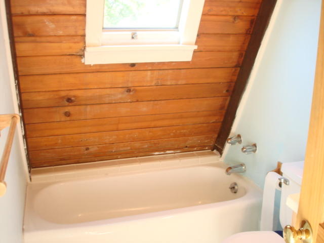 95 Newcomb Hill Road Wellfleet, MA 02667 - Photo 13 of 51 Farristubnoshower