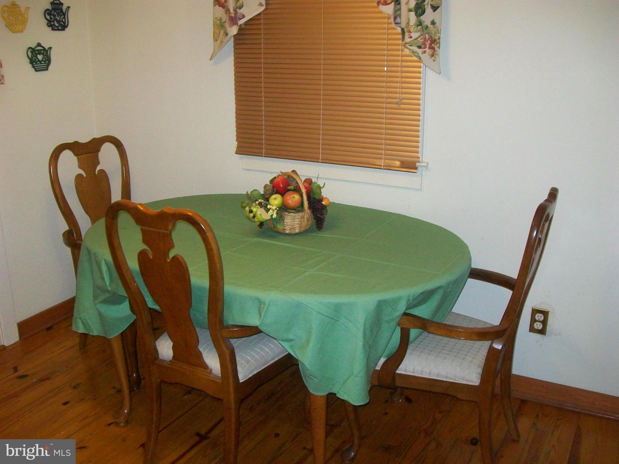 6832 Ridgeway Drive Springfield, VA 22150 - Photo 9 of 30 Dining Room