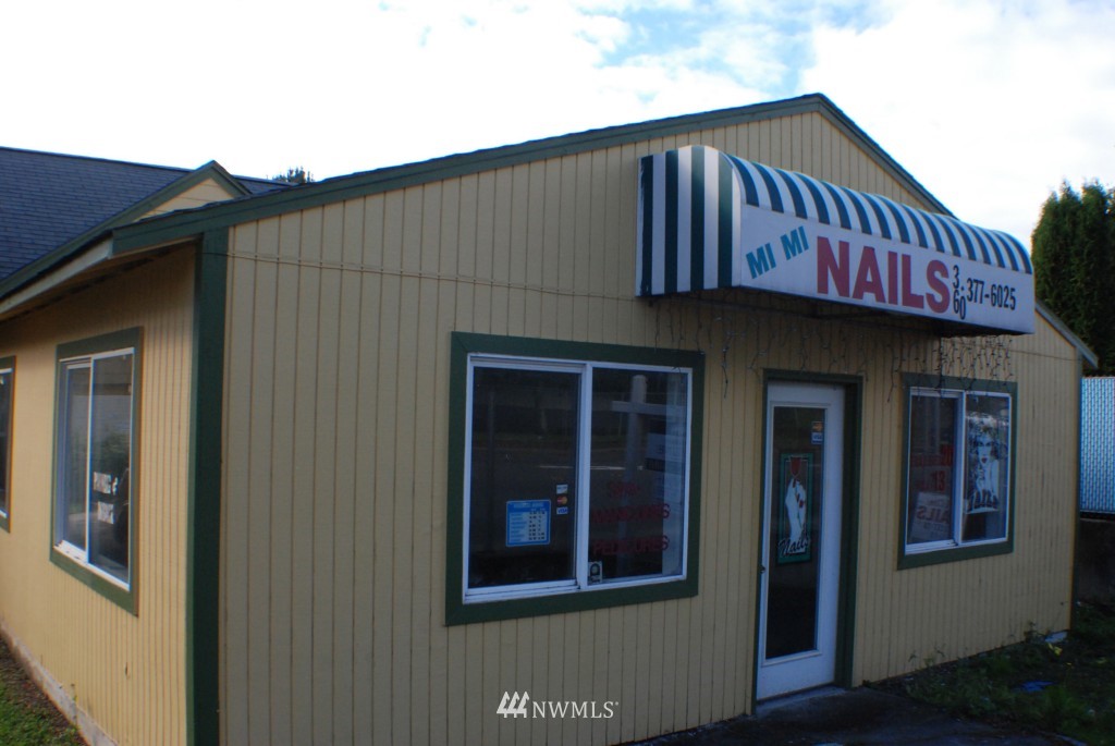 3003 Wheaton Way Bremerton, WA 98310 - Photo 1 of 16
