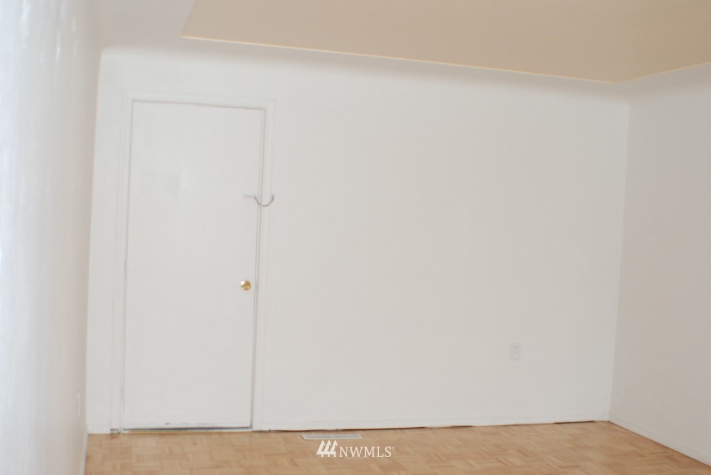 3003 Wheaton Way Bremerton, WA 98310 - Photo 11 of 16