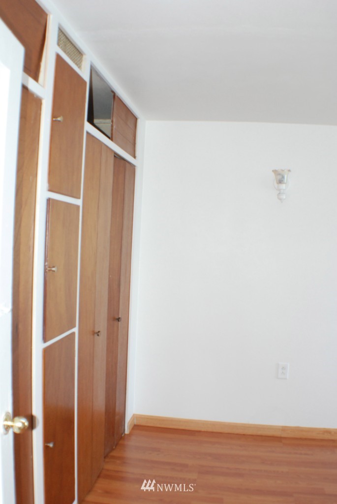 3003 Wheaton Way Bremerton, WA 98310 - Photo 12 of 16