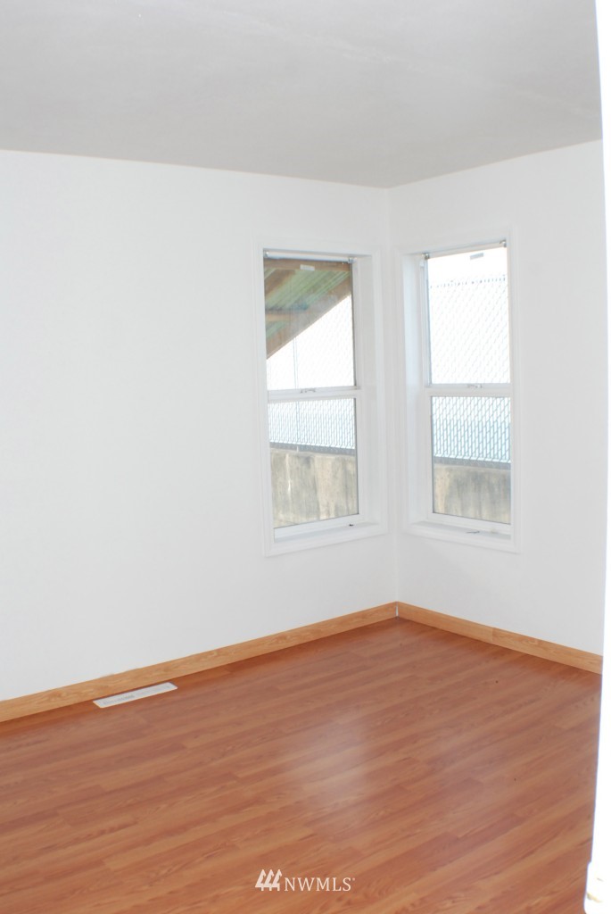 3003 Wheaton Way Bremerton, WA 98310 - Photo 13 of 16