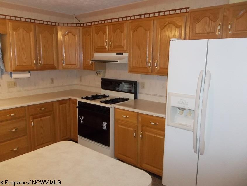 129 Montgomery Road Weston, WV 26452 - Photo 7 of 17 Gallery Image 7
