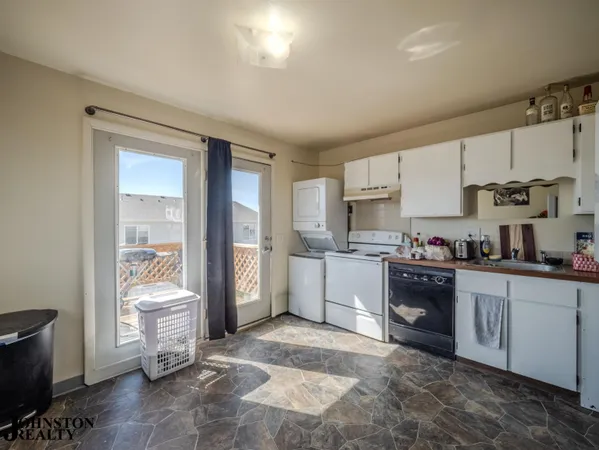 $595,000 | 830 North 6th Street, Douglas, WY 82633