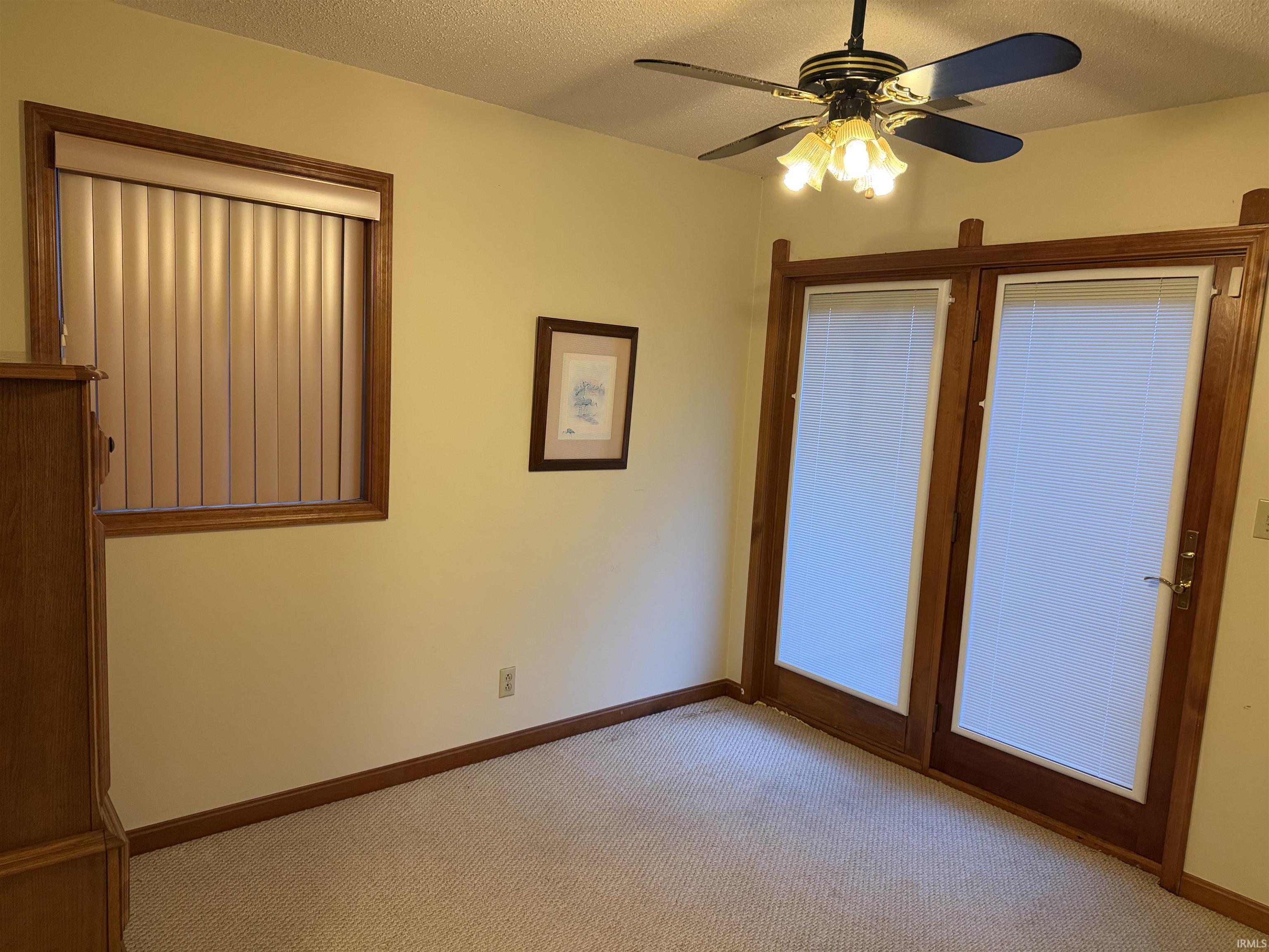 814 Prosperity Avenue Evansville, IN 47713 - Photo 2 of 33