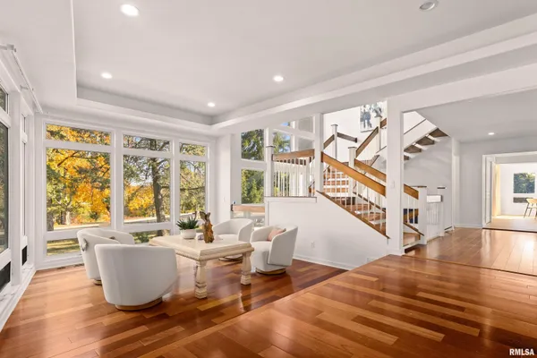 $995,000 | 4119 North Grandview Drive, Peoria, IL 61611