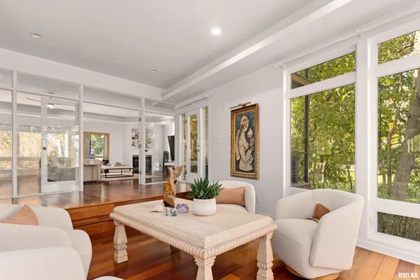 $995,000 | 4119 North Grandview Drive, Peoria, IL 61611