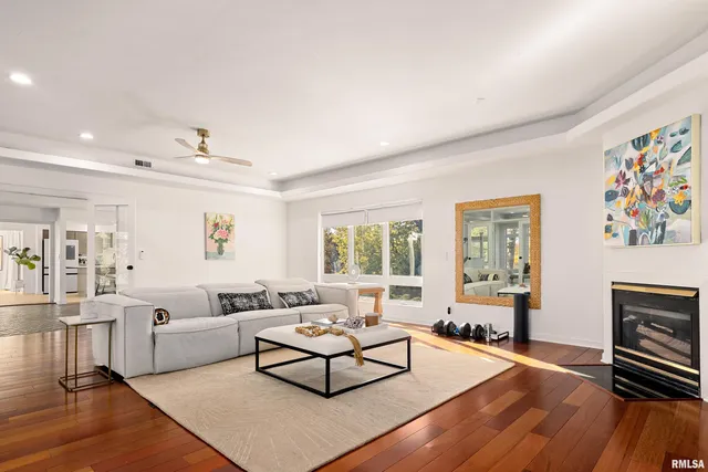 $1,050,000 | 4119 North Grandview Drive, Peoria, IL 61611