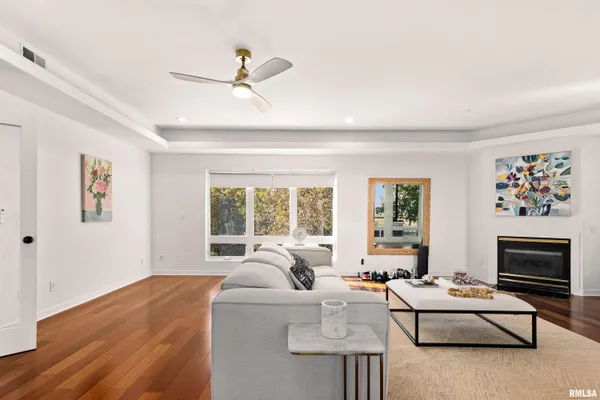 $995,000 | 4119 North Grandview Drive, Peoria, IL 61611