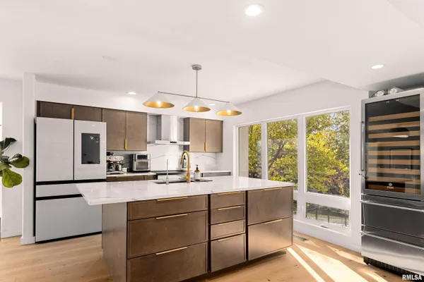 $995,000 | 4119 North Grandview Drive, Peoria, IL 61611