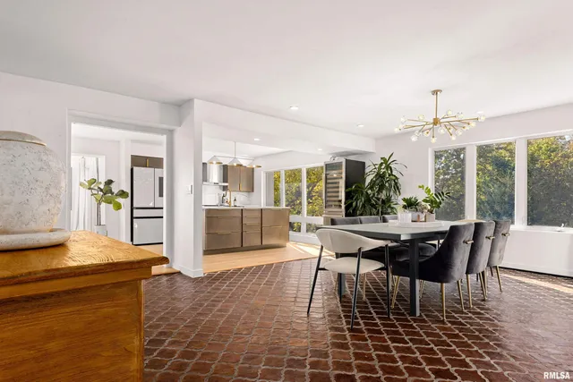 $1,050,000 | 4119 North Grandview Drive, Peoria, IL 61611