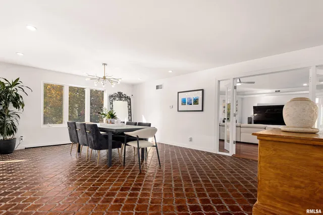 $1,050,000 | 4119 North Grandview Drive, Peoria, IL 61611