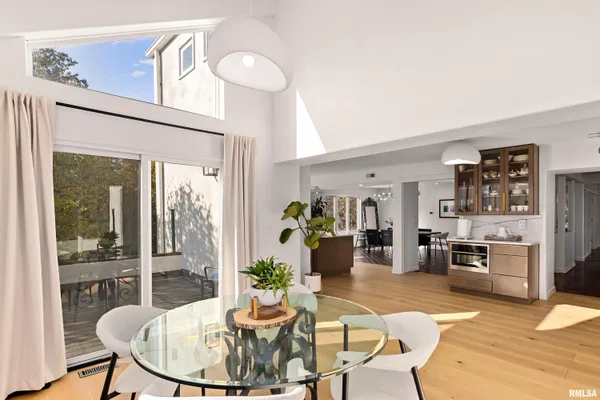 $995,000 | 4119 North Grandview Drive, Peoria, IL 61611